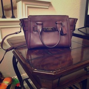 COACH SWAGGER BAG! This is a beautiful bag!